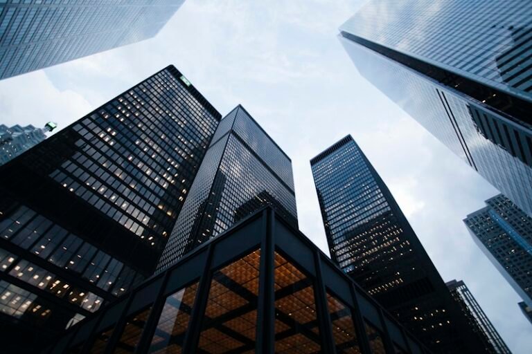 Bail commercial : renouvellement, congé et indemnité d&rsquo;éviction — Guide complet
